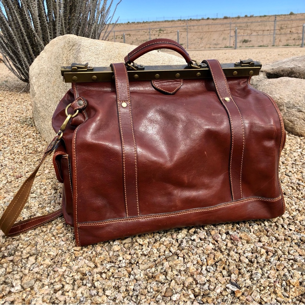 Vtg XL Leather Doctors Duffel Bag  🎩👑 - Picture 2 of 16